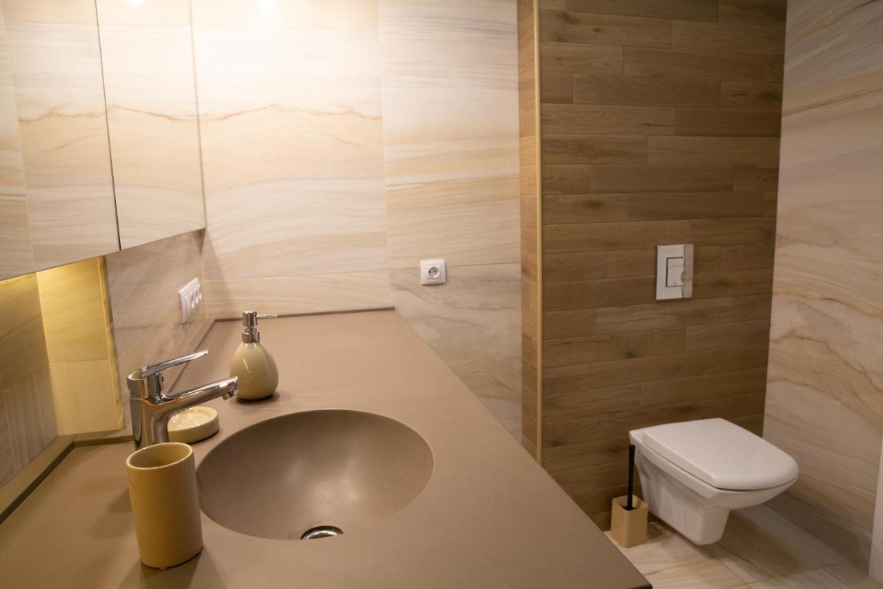 קייב Comfortable Apartments French Quarter Акумулятори Світло Інтернет Завжди מראה חיצוני תמונה
