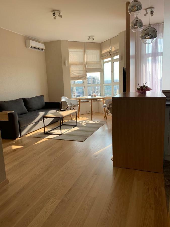 קייב Comfortable Apartments French Quarter Акумулятори Світло Інтернет Завжди מראה חיצוני תמונה